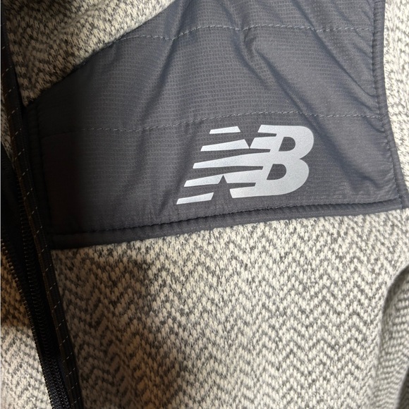 New Balance Black and White Patterned Jacket Size Large NWOT - Picture 4 of 10